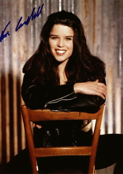 Neve Campbell photo