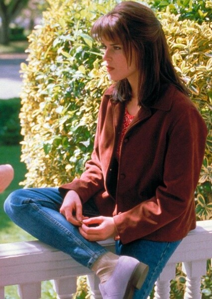 Neve Campbell photo