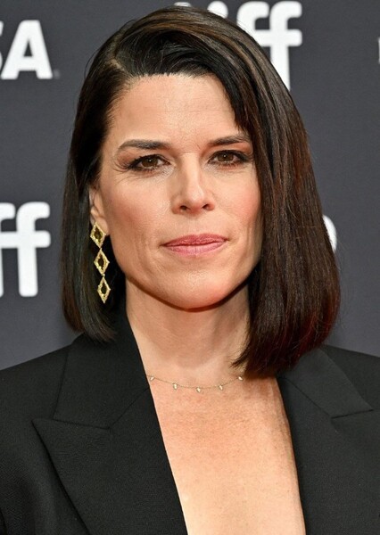 Neve Campbell photo