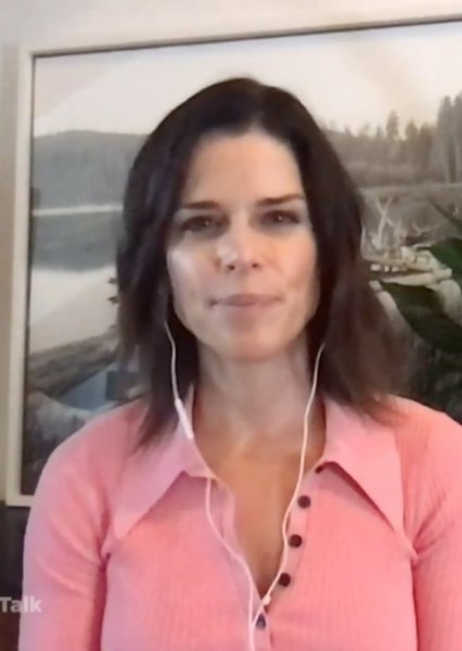 Neve Campbell photo