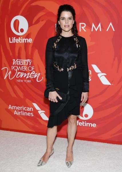 Neve Campbell photo