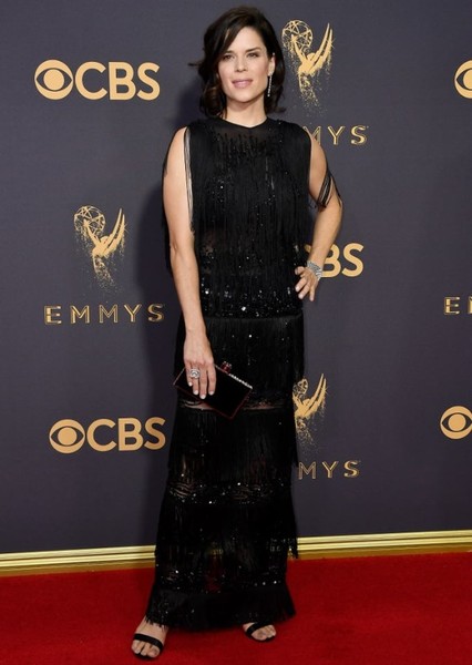 Neve Campbell photo