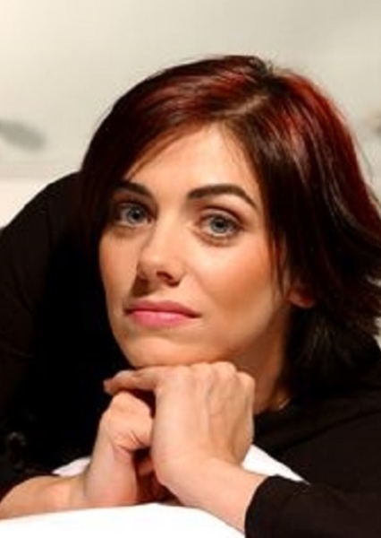 Neve McIntosh photo