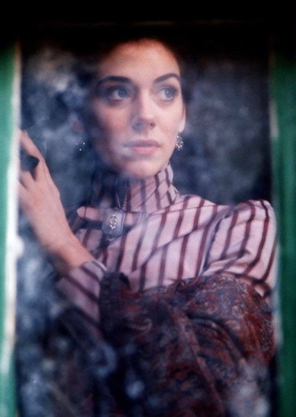 Neve McIntosh photo
