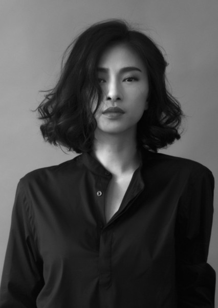 Van Veronica Ngo photo