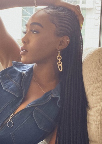 Nia Holloway photo