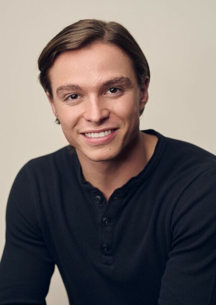 Nicholas Chavez photo