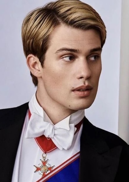 Nicholas Galitzine photo