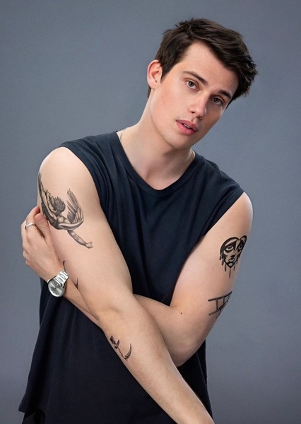 Nicholas Galitzine photo