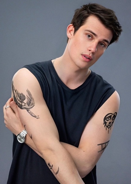 Nicholas Galitzine photo