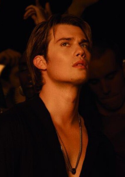 Nicholas Galitzine photo