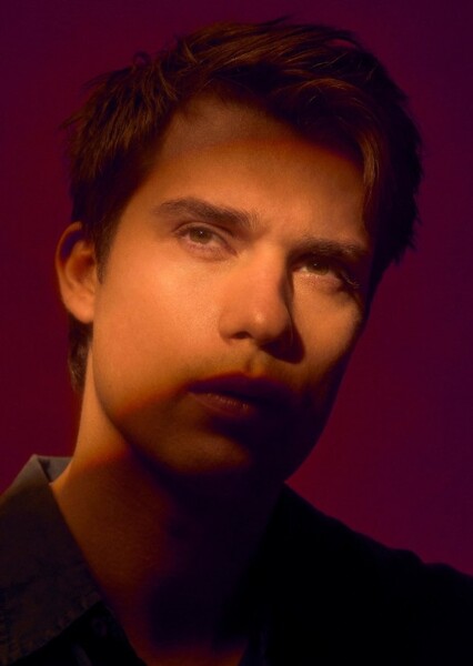 Nicholas Galitzine photo
