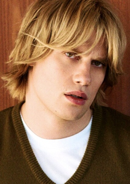 Nicholas Galitzine photo