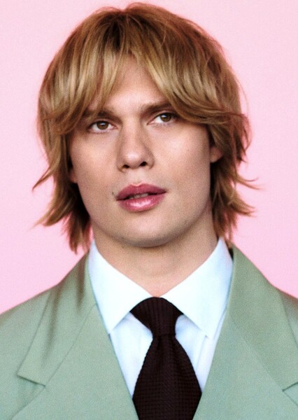 Nicholas Galitzine photo