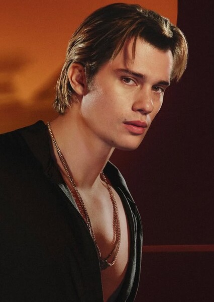 Nicholas Galitzine photo