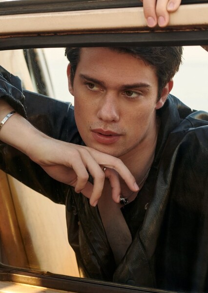 Nicholas Galitzine photo