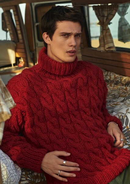 Nicholas Galitzine photo