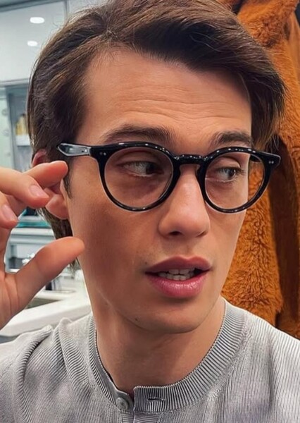 Nicholas Galitzine photo