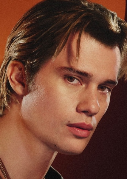 Nicholas Galitzine photo