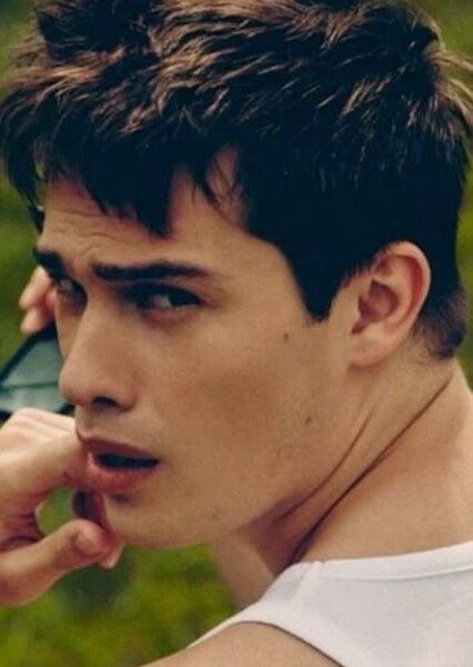 Nicholas Galitzine photo