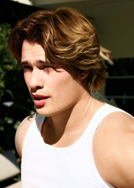 Nicholas Galitzine photo