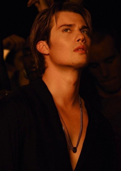 Nicholas Galitzine photo