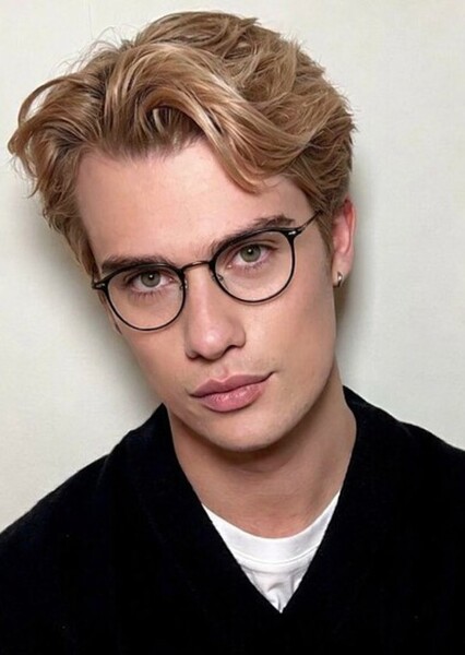 Nicholas Galitzine photo