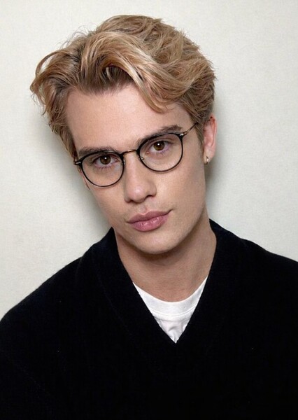 Nicholas Galitzine photo