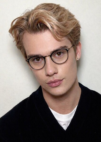 Nicholas Galitzine photo