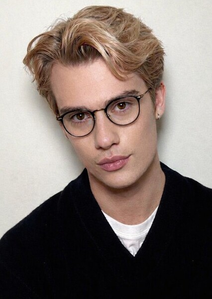 Nicholas Galitzine photo