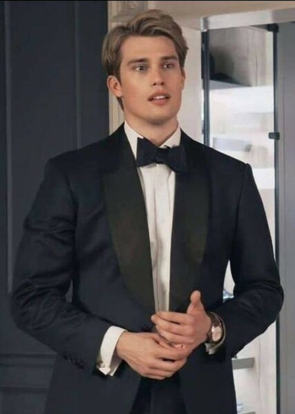Nicholas Galitzine photo