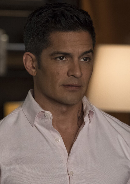 Nicholas Gonzalez photo