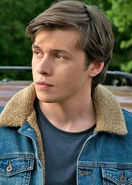 Nick Robinson photo