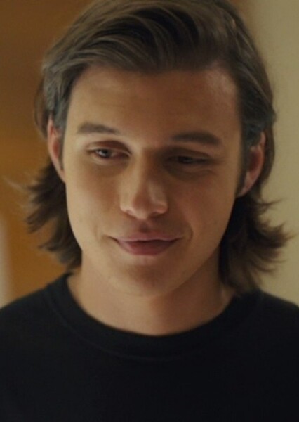 Nick Robinson photo