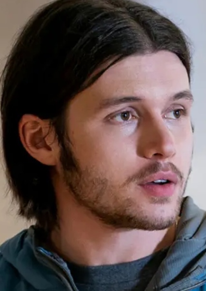 Nick Robinson photo
