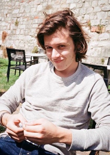 Nick Robinson photo