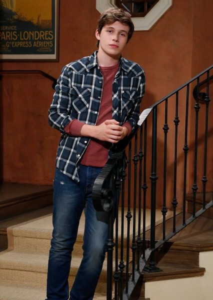 Nick Robinson photo
