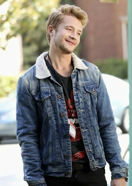 Nick Roux photo