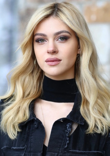 Nicola Peltz Beckham photo