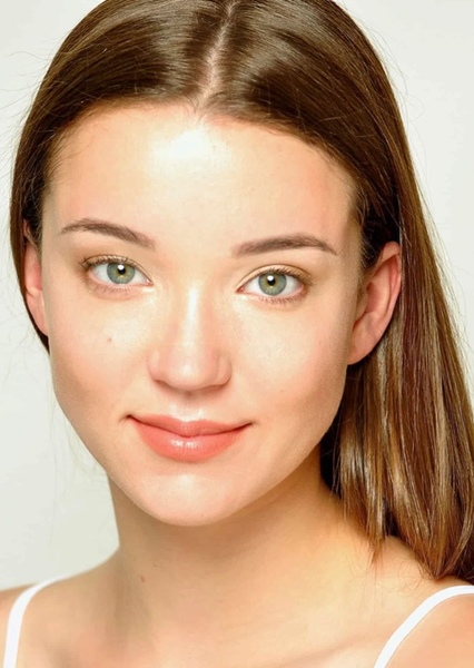 Nicole Brydon Bloom photo