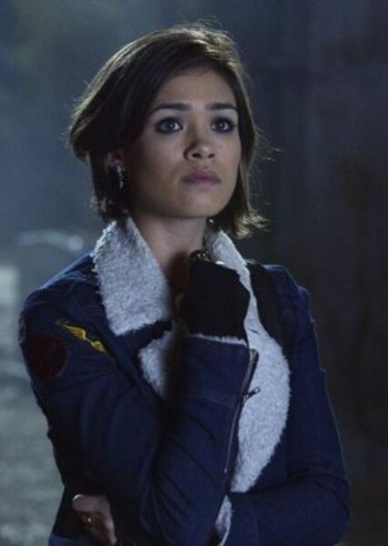 Nicole Gale Anderson photo