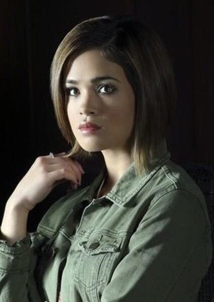 Nicole Gale Anderson photo