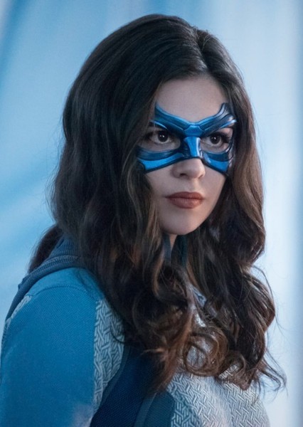 Nicole Maines photo