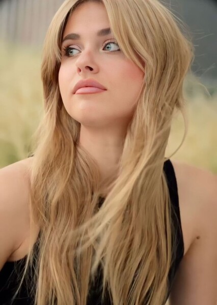 Nicole Wallace photo