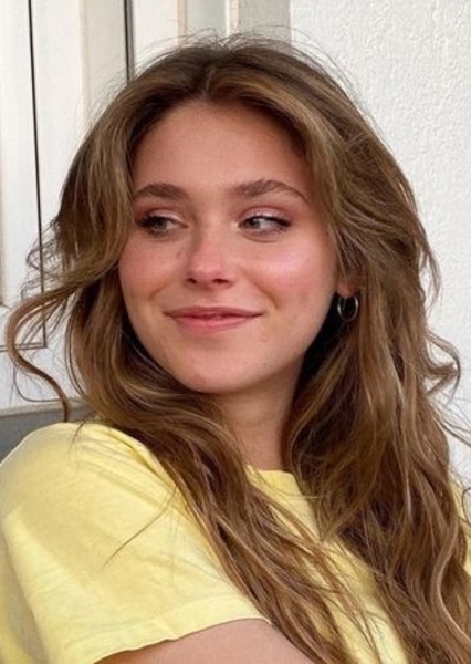Nicole Wallace
