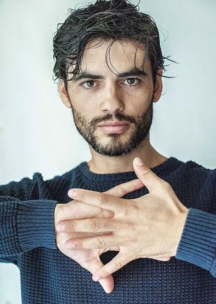 Nik Xhelilaj photo