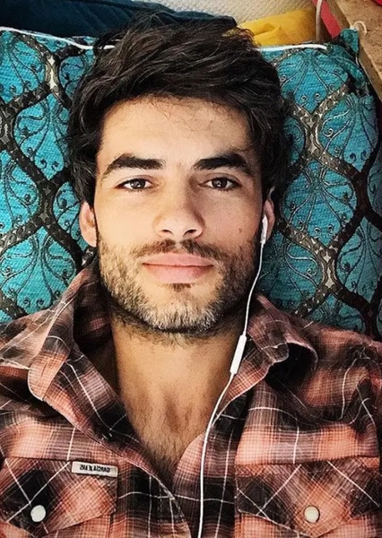 Nik Xhelilaj photo