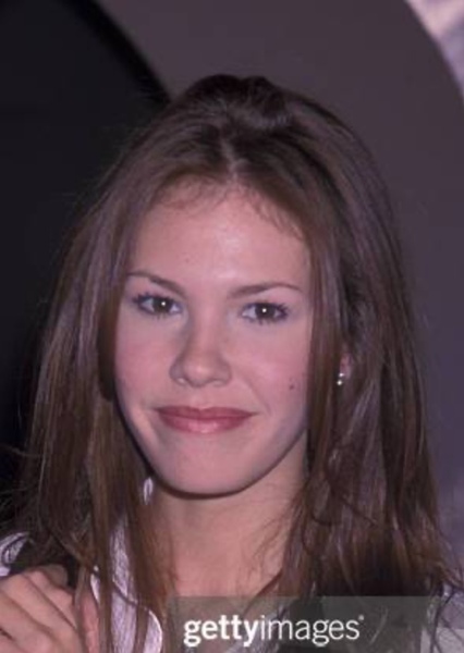 Nikki Cox photo