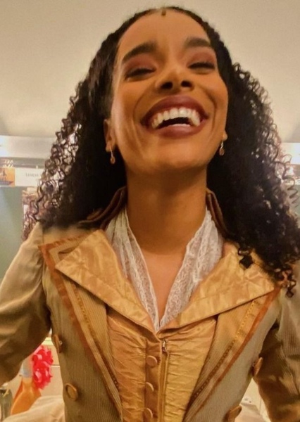 Nikki Renée Daniels photo