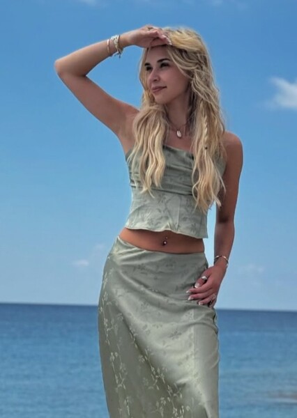 Nikki Roumel photo